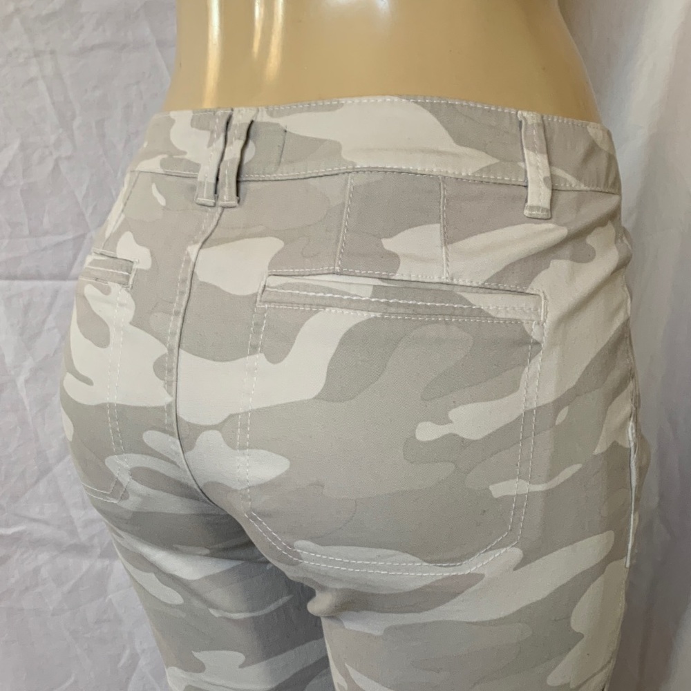 WIT & WISDOM Jeans “Flex”ellent Camouflage Print Size 6 Utility Cargo Pant NWOT